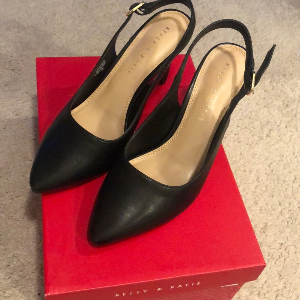 Kelly & Katie black sling back heel, size 8.